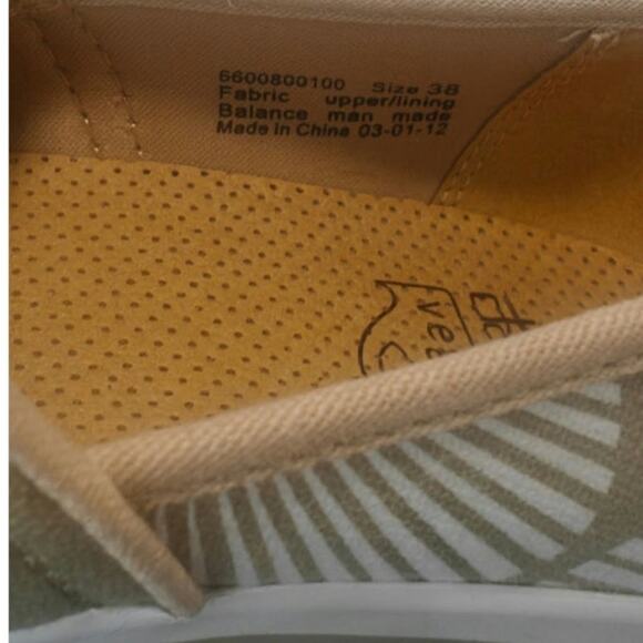 Tan Vegan Dansko Clog sz 38 - Picture 7 of 8